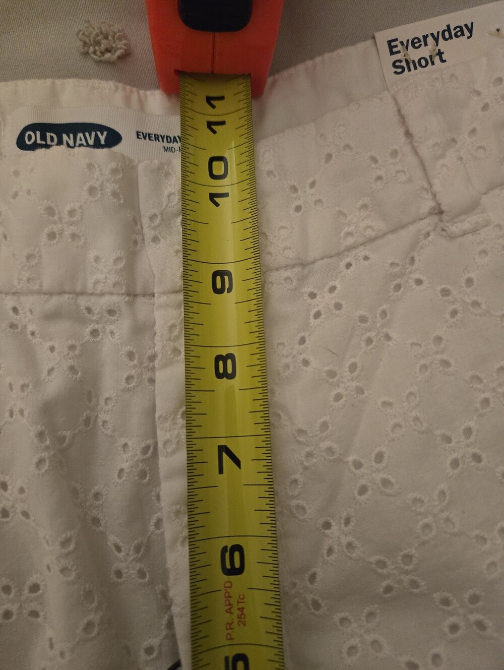 Old Navy White Eyelet High-Rise Everyday Shorts - Picture 3 of 8